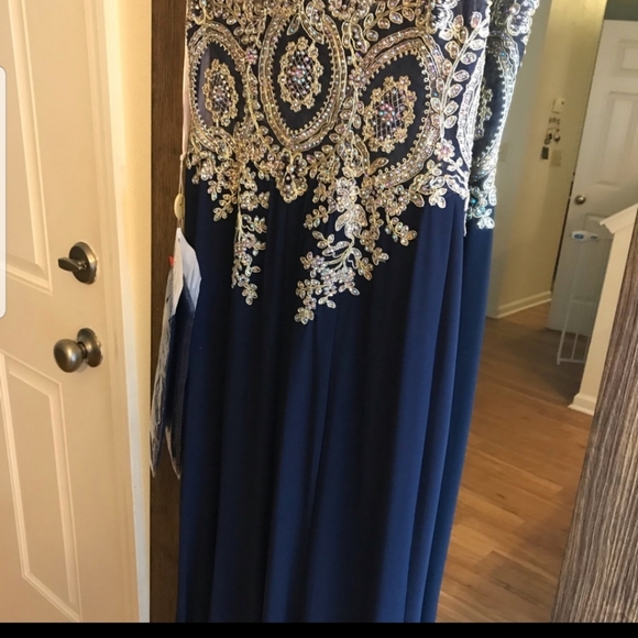 NWT ball gown - Picture 2 of 4